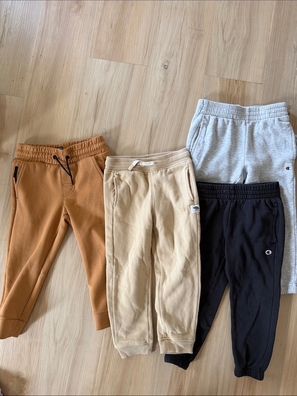 Boys 4/5 jogger bundle
